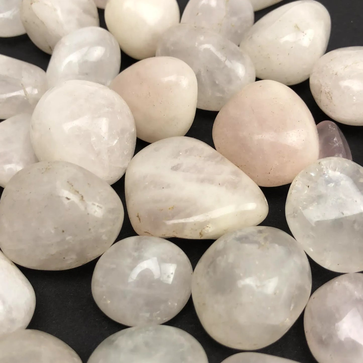 Rose Quartz B Grade | Tumbled | 1 Kilo Bag | 15-35mm | Brazil