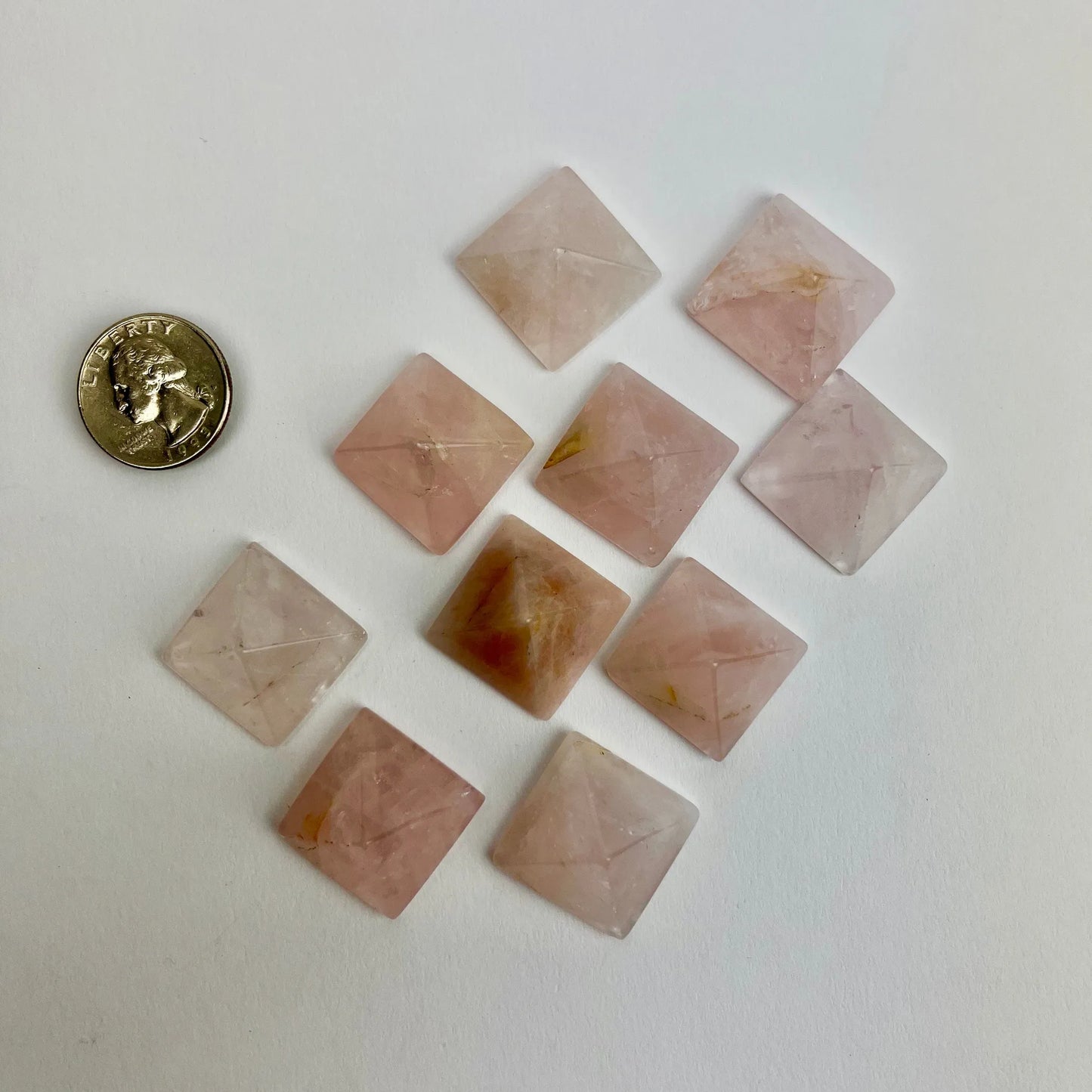 *Rose Quartz | Pyramid | 25-30mm